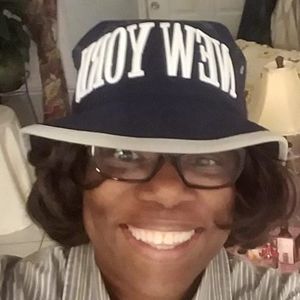 Meet your Posher, Adrienne